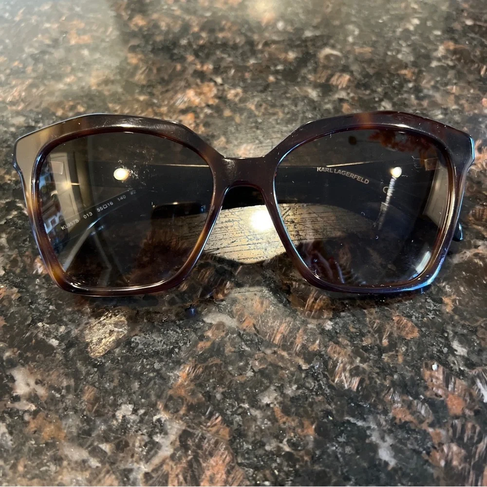 Karl Lagerfeld Square KL957S Sunglasses